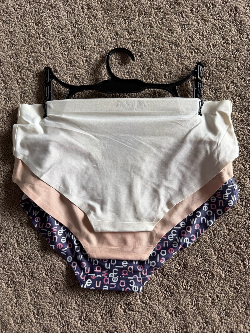 (NWT) New Balance 3-Pack Seamless Panties in Navy, Pink, Cream (Women’s) - Picture 2 of 3